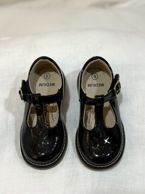 FootMates Black Patent T-Strap Mary Jane Dress Shoes